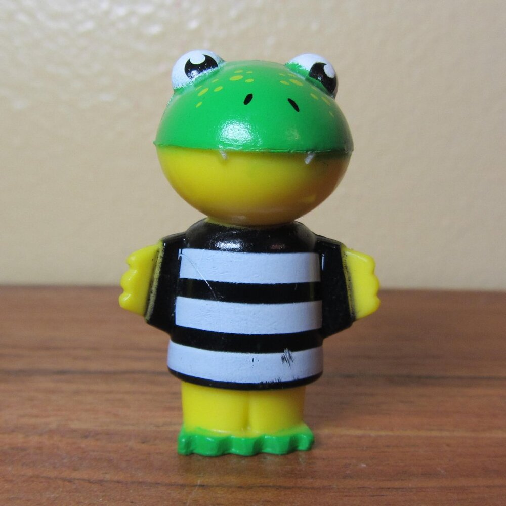 5 for $15 - Ryan’s World Mini figure pirate Gus the gummy gator (W5346)